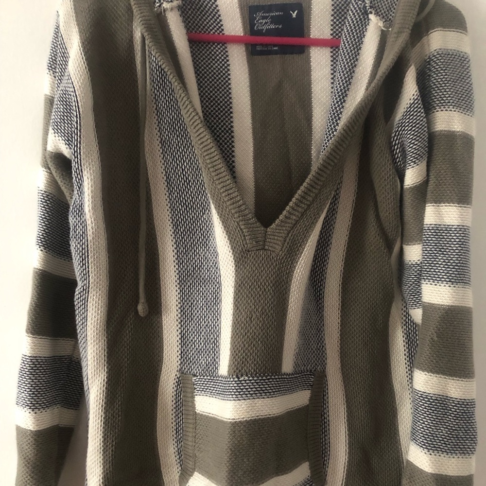 Pull over sweater